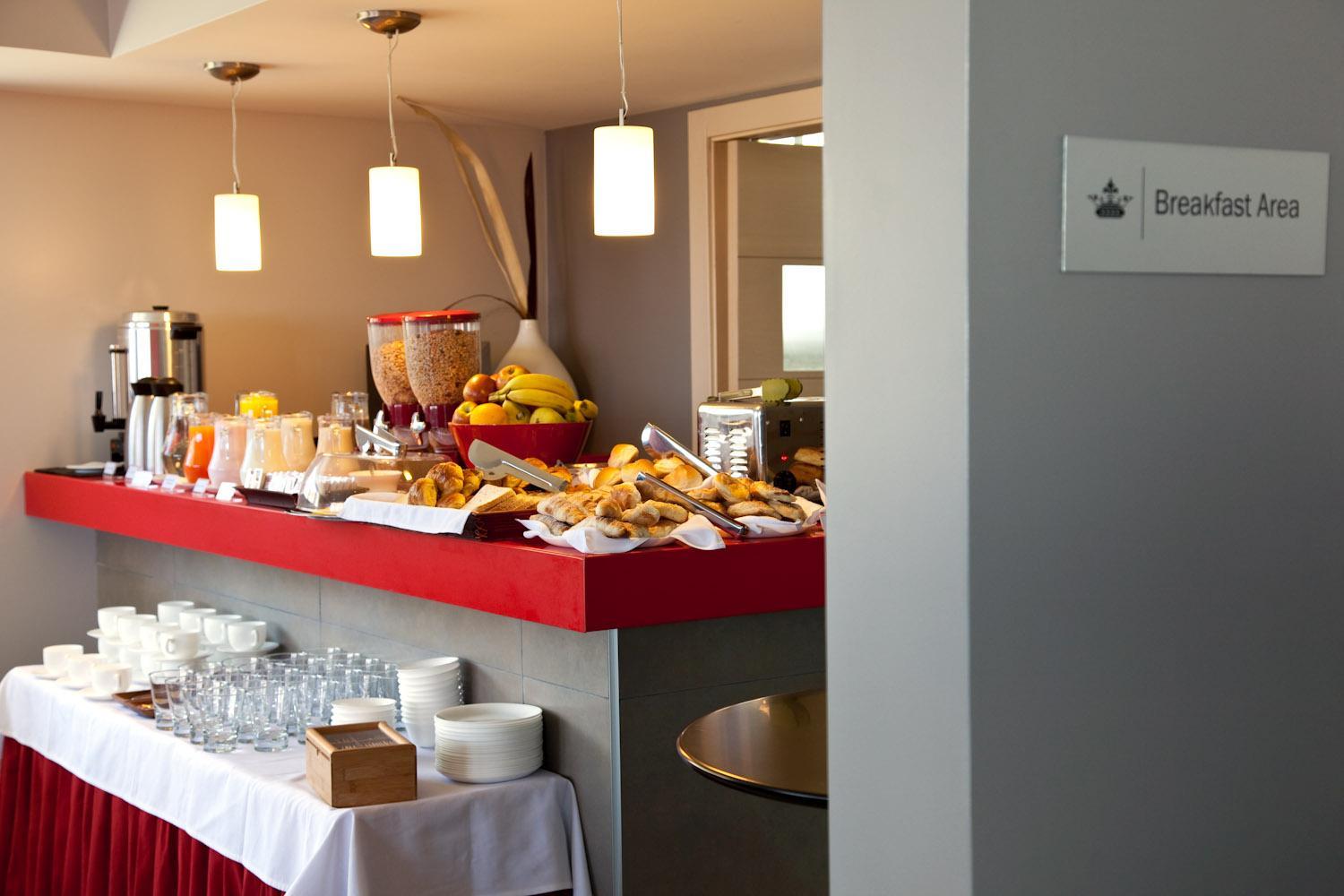 Regency Way Montevideo Hotel Exterior foto
